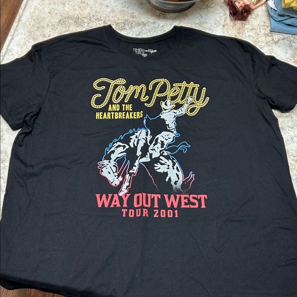 Tom Petty Way Out West Tour 2001 T-Shirt - Picture 1 of 2